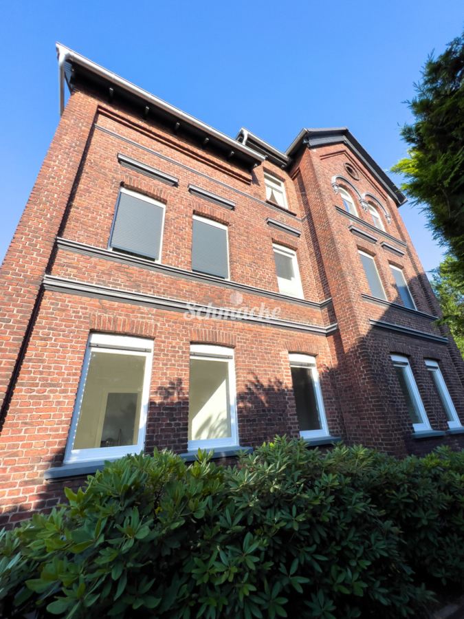 Außenansicht (2) - Wunderschöne helle, ruhige, renovierte Wohnung im 2. OG inklusiv Küchen- und Badezimmereinrichtung