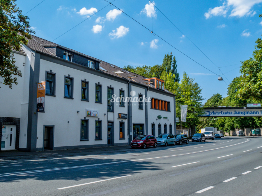 Aussenansicht - Anlageobjekt/hohe Vermietung/großzügige Eigennutzung möglich/zahlreiche PKW-Parkflächen