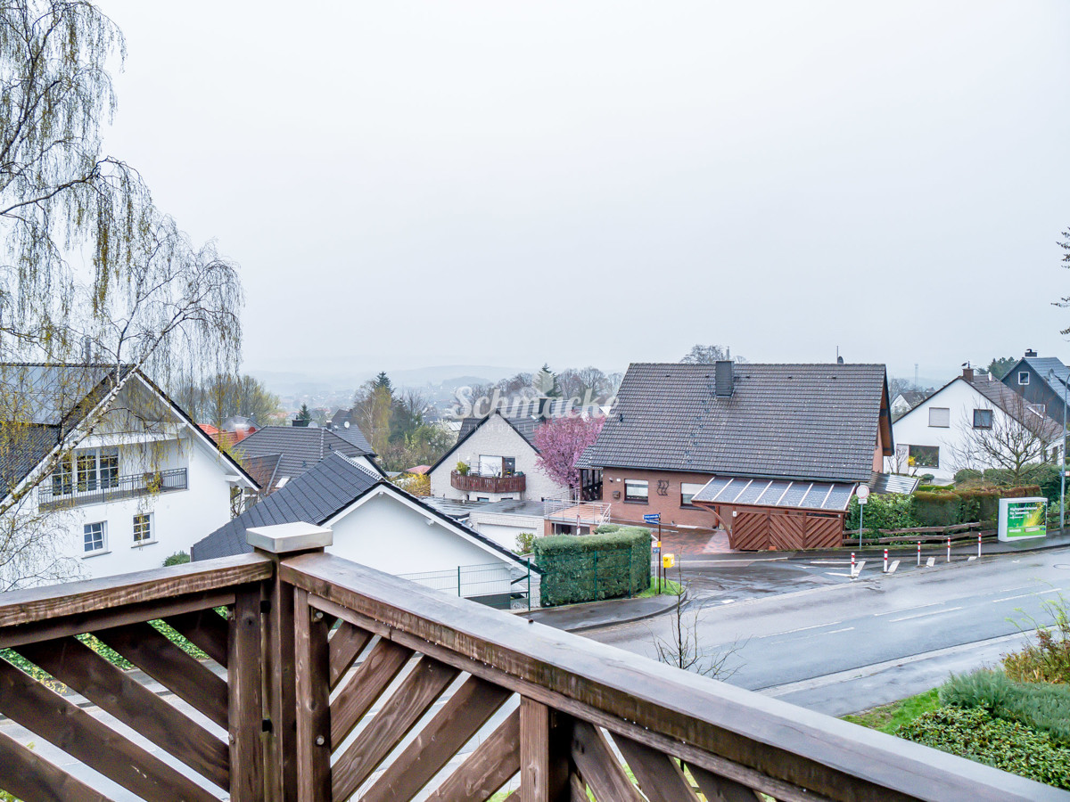 Moderne, großzügige und helle 3,5 Zimmer Wohnung mit Traumausblick und großem Balkon in IS-Sümmern, 58640 Iserlohn-Sümmern, Etagenwohnung