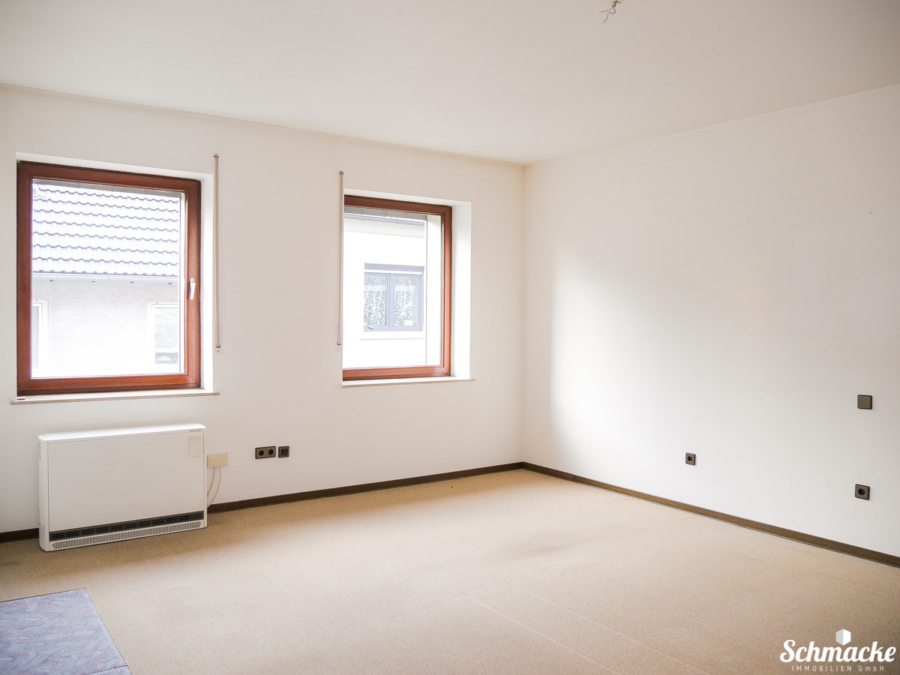 Zimmer - Große helle Whg. in der 1. Etg. mit Kamin/Teilung in zwei Whg. mögl./Nähe Hombrucher Einkaufszentrum