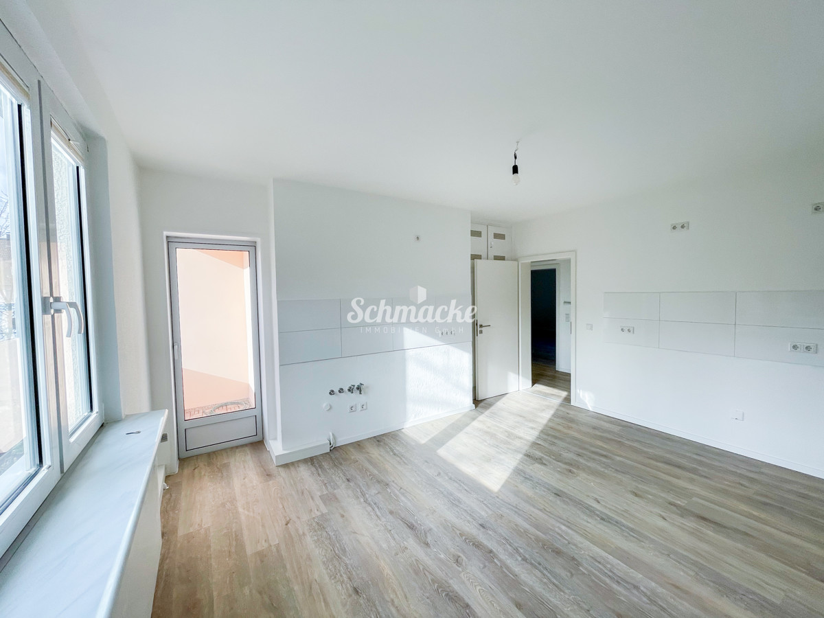 Sehr schöne helle sanierte Wohnung mit Balkon in ruhiger Seitenstraße Nähe Höing, 58097 Hagen, Etagenwohnung