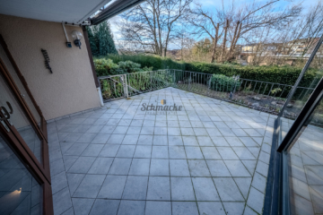 Terrasse EG - Schönes freistehendes Einfamilienhaus mit ELW, zwei Garagen, Garten, Schwimmhalle & Sauna
