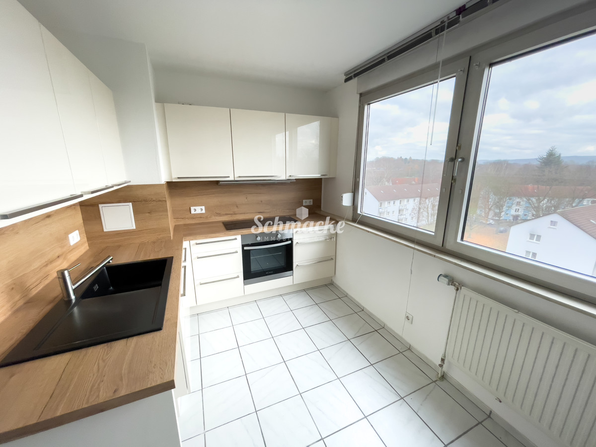 Bezugsfertige Panoramawohnung, 2,5 Zimmer, große neue Küche und überdachte Loggia in Schwerte-Westhofen, 58239 Schwerte / Westhofen, Etagenwohnung