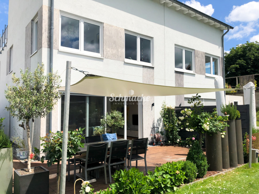 Hausansicht hinten - Moderne Doppelhaushälfte mit Garage & Panoramaaussicht auf dem beliebten „Winterberg“ in Schwelm