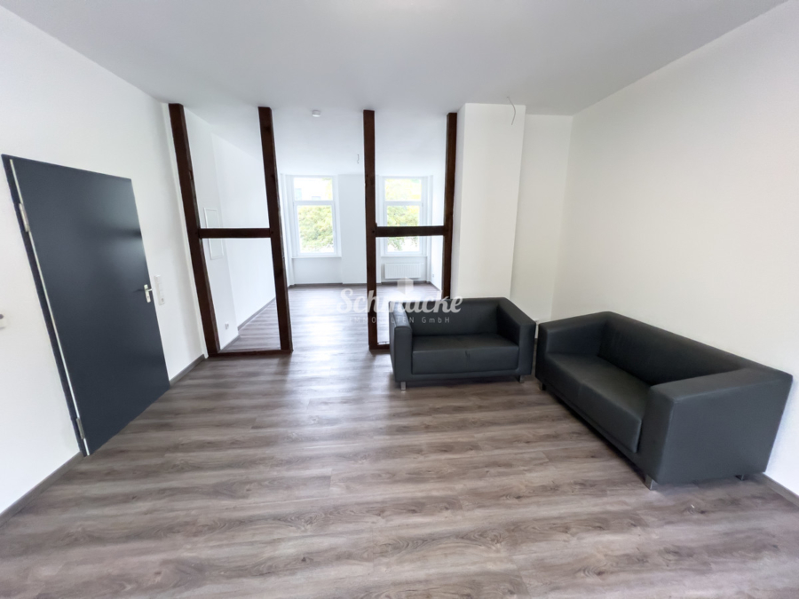 Eingangsbereich (1) - Büro-Physio-Therapie-Räume mit guten PKW-Park-Möglichkeiten in Wuppertal-Langerfeld