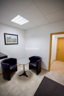 Wartebereich Gemeinschaftsbüros 1.OG - Bj. 2004: Zentrales Objekt mit Büro-, und Einzelhandelsflächen in Hemer