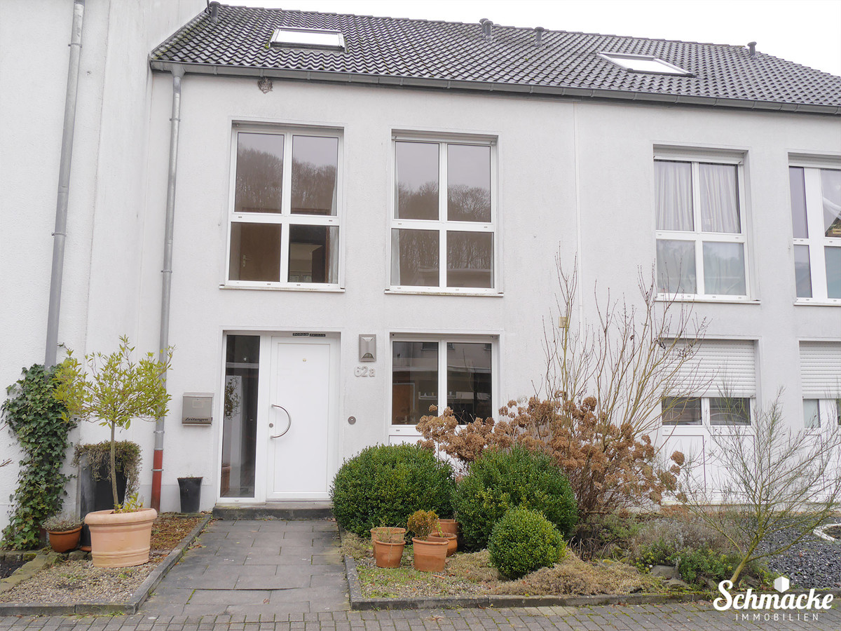 Ruhiges, großzügiges Einfamilienhaus mit Garten an der Volme, 58091 Hagen, Reihenmittelhaus