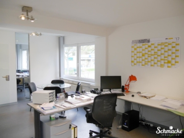 Büro 1 OG - Modernes helles, durch Glas-Wände und -Türen getrennte Büroräume in der 1. Etg. in W´tal-Langerfeld