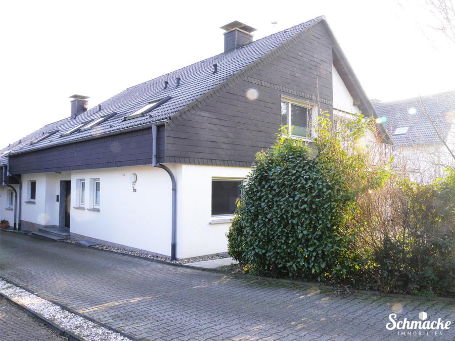 Hausansicht - Single-Souterrain-Wohnung im 2-Fam.-Haus in Hagen-Fley