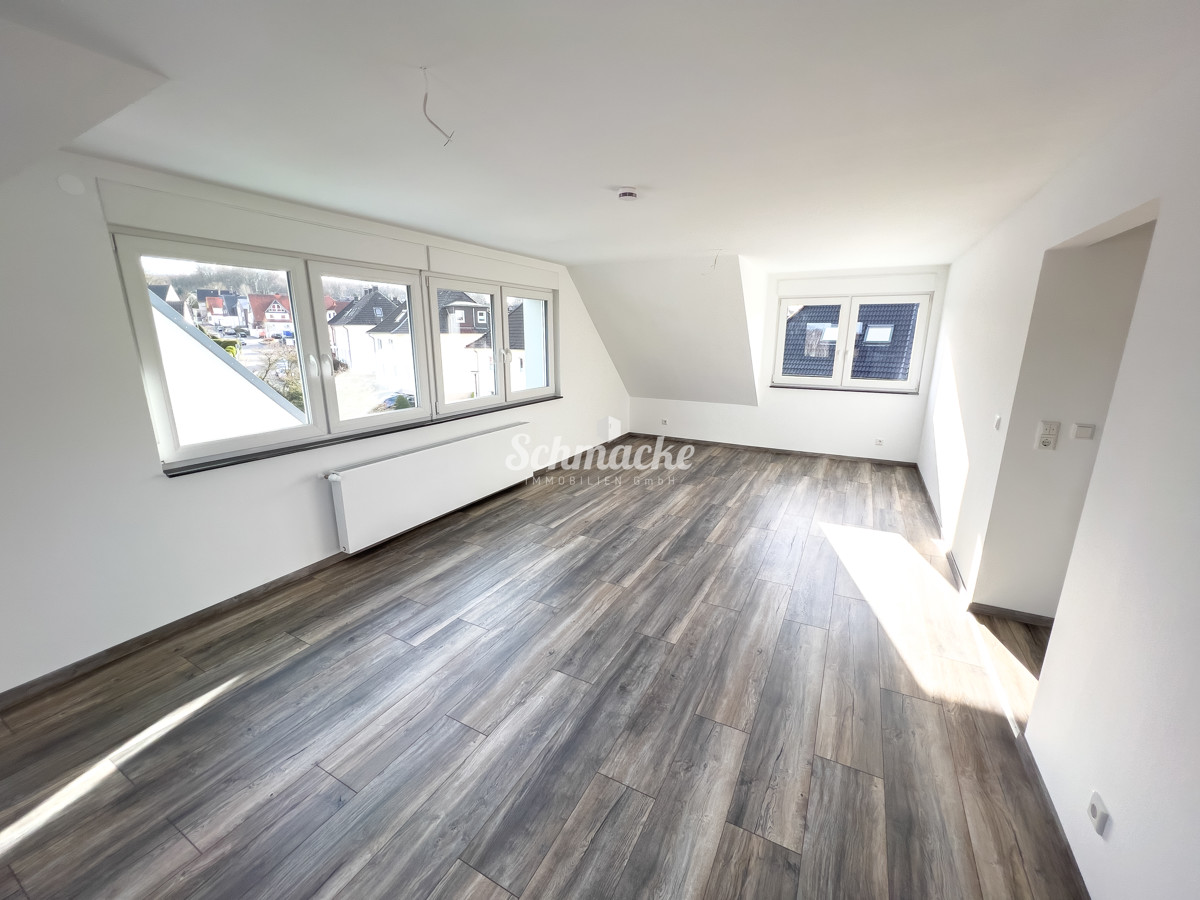 Frisch sanierte und lichtdurchflutete Dachgeschosswohnung mit herrlichem Ausblick, 58093 Hagen, Dachgeschosswohnung