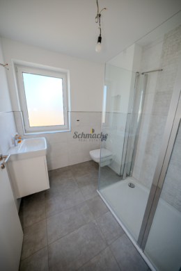 Badezimmer EG - Helles Einfamilienhaus mit Wärmepumpe, Solaranlage, Garage, großer Terrasse & Garten