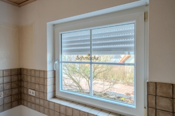 Elektrische Rollos - Freistehendes Haus, Garage, Carport, Solaranlage und Wärmepumpe in traumhafter Lage in Wiblingwerde