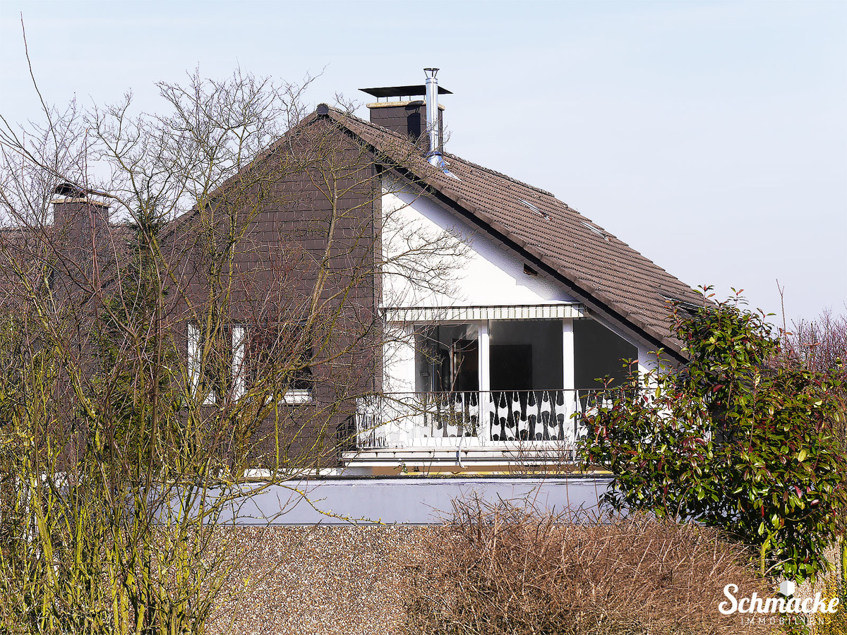 Helle und großzügige Wohnung, Kamin und Balkon im 2,5-Fam.-Haus in Hagen-Fley, 58093 Hagen, Etagenwohnung