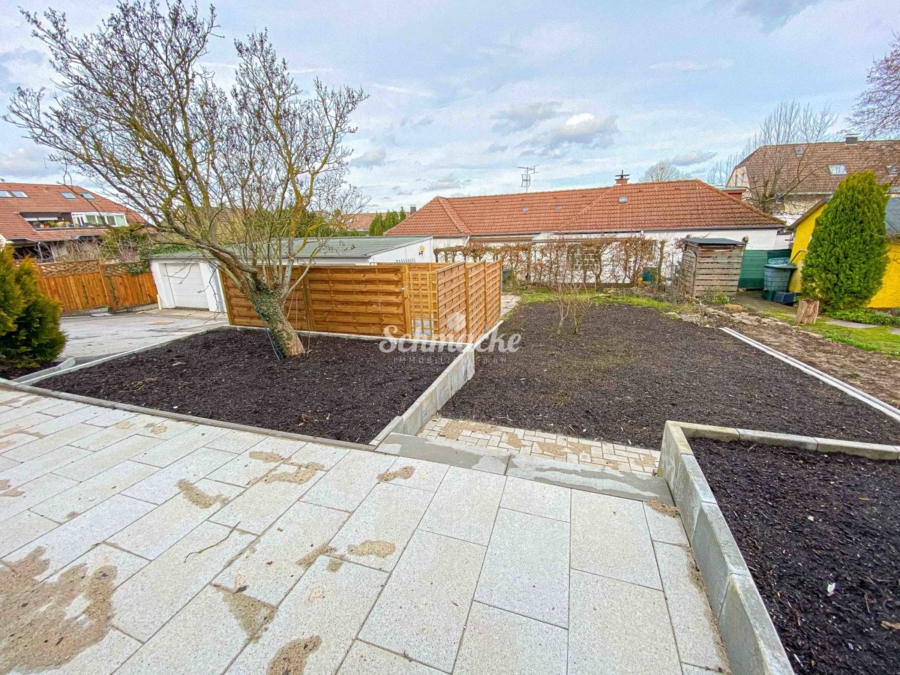 Garten - Frisch sanierte Erdgeschosswohnung mit Garten und Terrasse