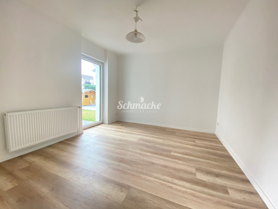 Schlafzimmer - Traumhafte sanierte ruhige Garten-Wohnung im Erdgeschoss mit eigenem Eingang