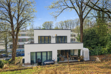 Außenansicht hinten - 5-Parteien Mehrfamilienhaus aus dem Jahre 2024 mit freiem Penthouse KFW55